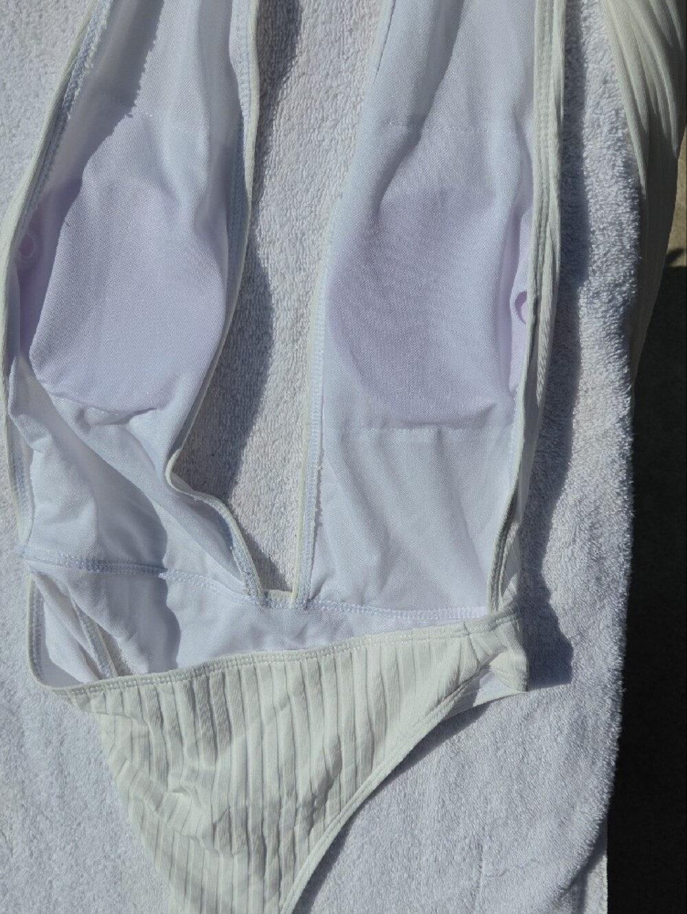 White Ribbed Halter One-Piece Swimsuit Marilyn Monroe style - Picture 4 of 5